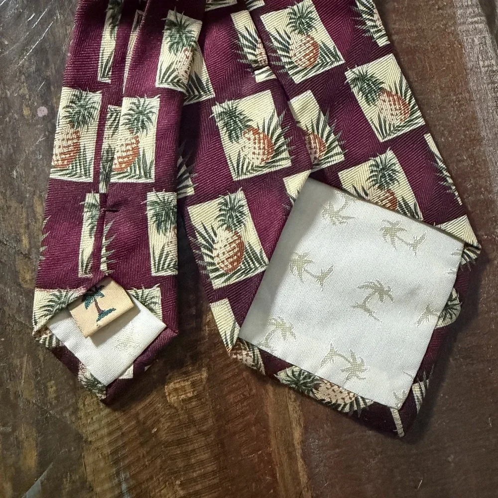 Tommy‎ Bahama 100% Silk Pineapple Square Necktie Maroon